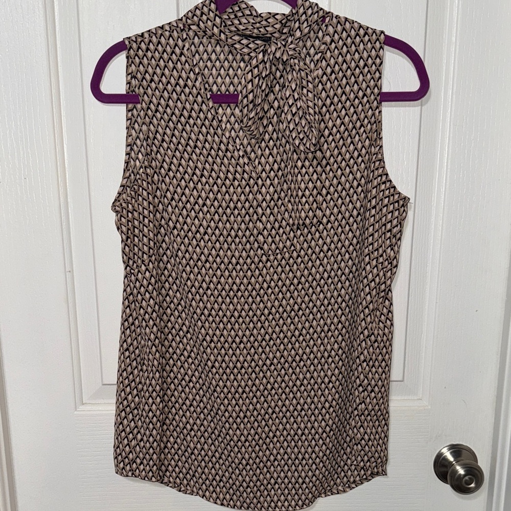 💰Adrianna PapellSleeveless Patterned Top. Black and Cream 💰💰💰